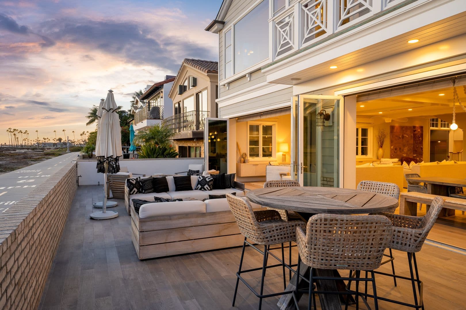 Newport Beach House: 1215 E Balboa Blvd