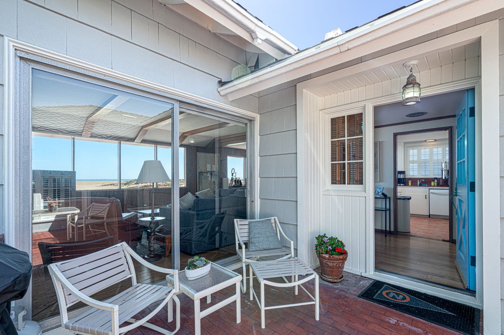 Newport Beach House: 2124 E. Oceanfront