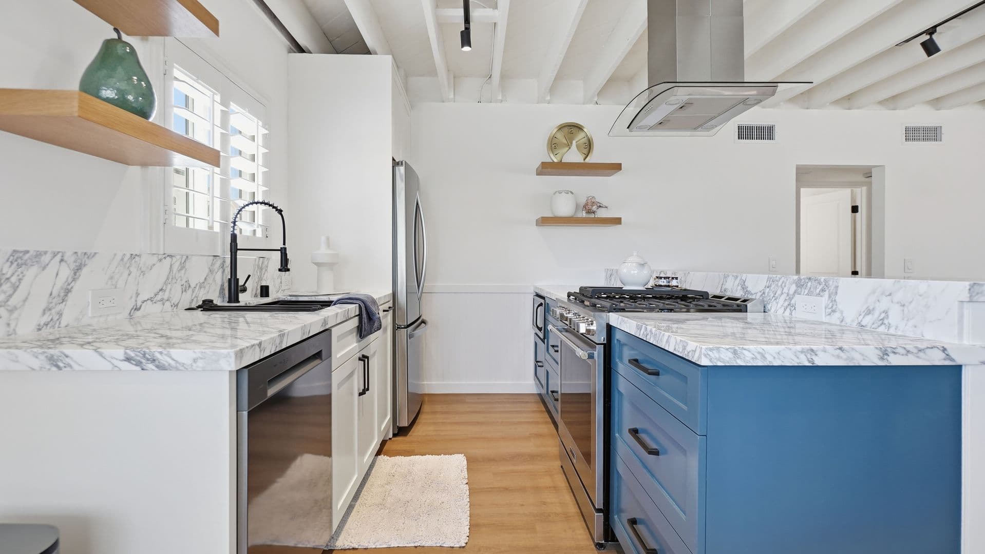 Newport Beach House: 6601 Seashore Dr.