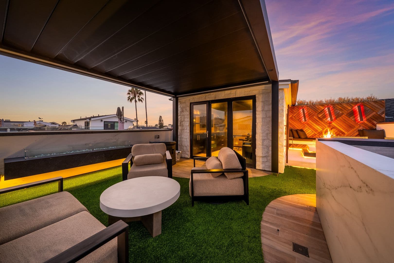 Newport Beach House: 2037 East Ocean Blvd