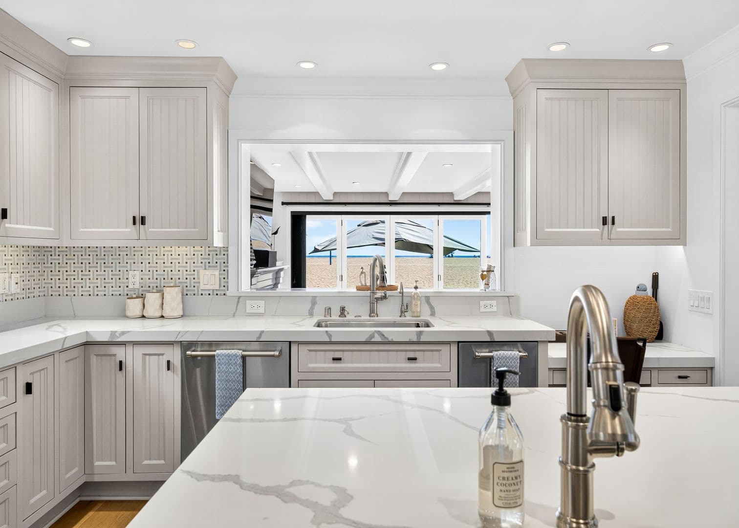 Newport Beach House: 1228 W Oceanfront