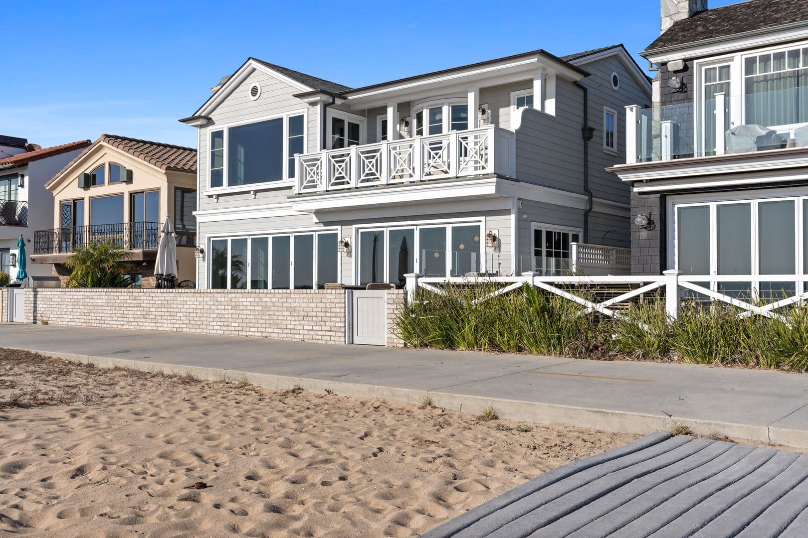 Newport Beach House: 1215 E Balboa Blvd
