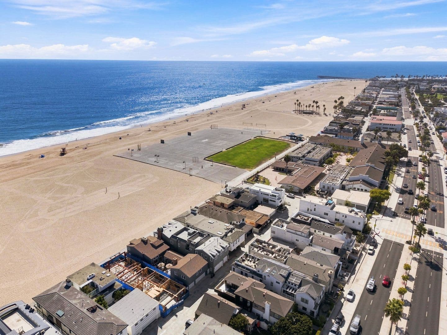 Newport Beach House: 1228 W Oceanfront