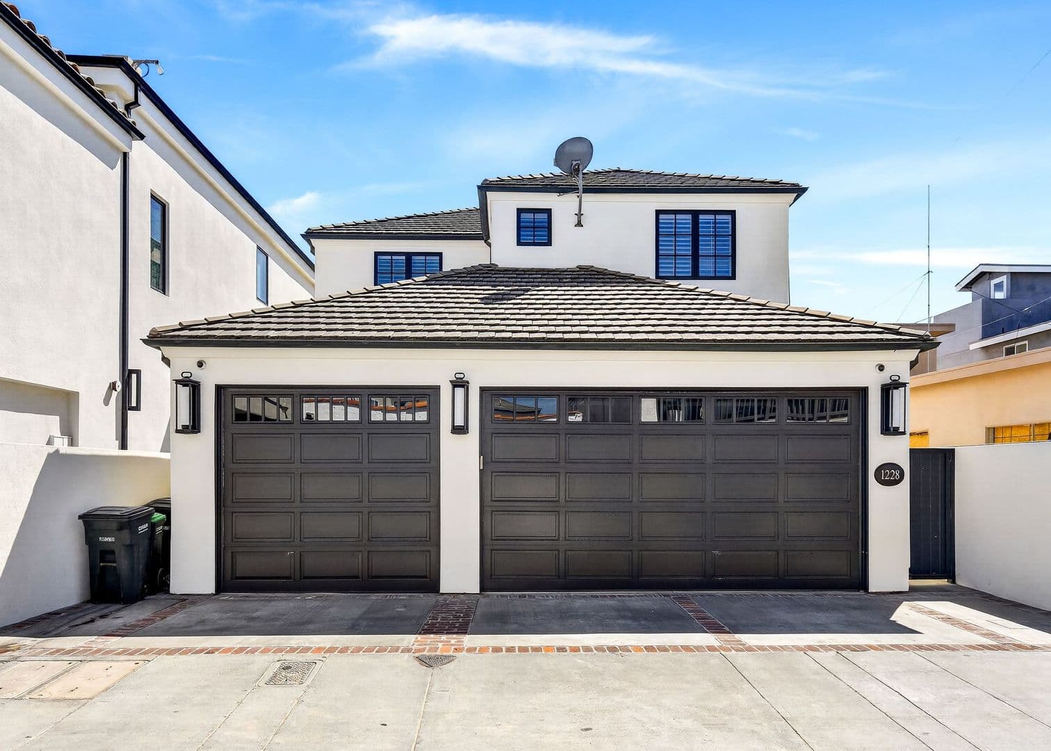 Newport Beach House: 1228 W Oceanfront