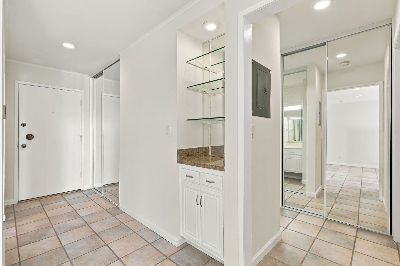Newport Beach Condo: 500 Cagney Lane #206