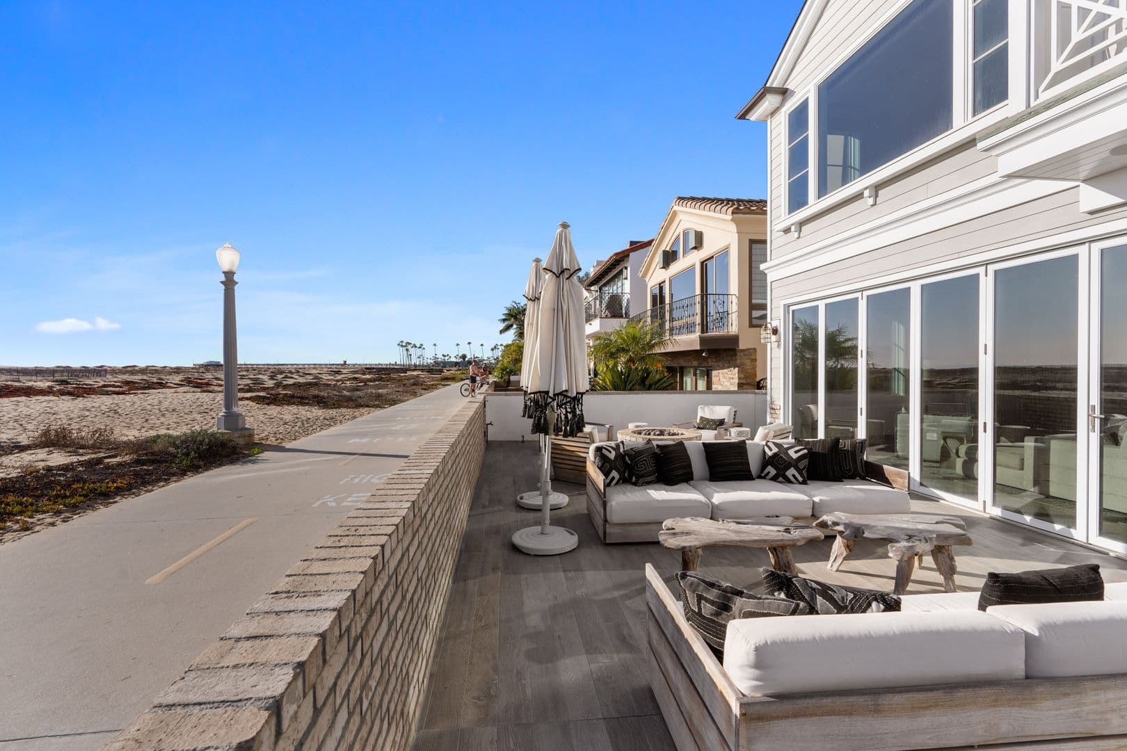 Newport Beach House: 1215 E Balboa Blvd