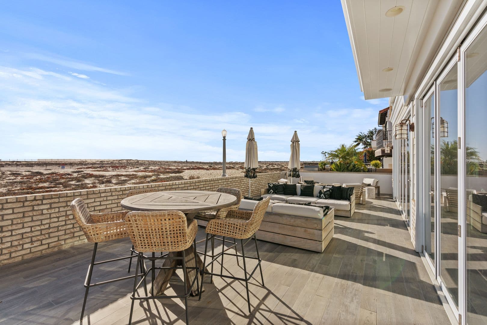 Newport Beach House: 1215 E Balboa Blvd