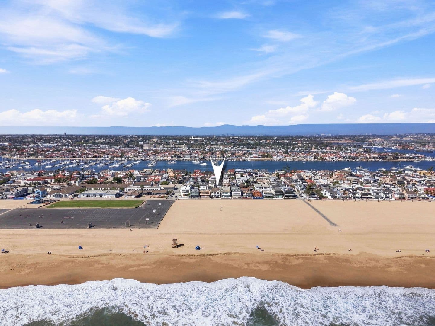 Newport Beach House: 1228 W Oceanfront