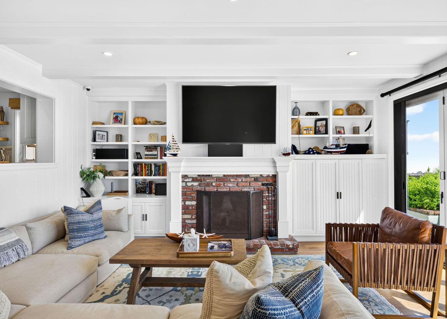 Newport Beach House: 1228 W Oceanfront