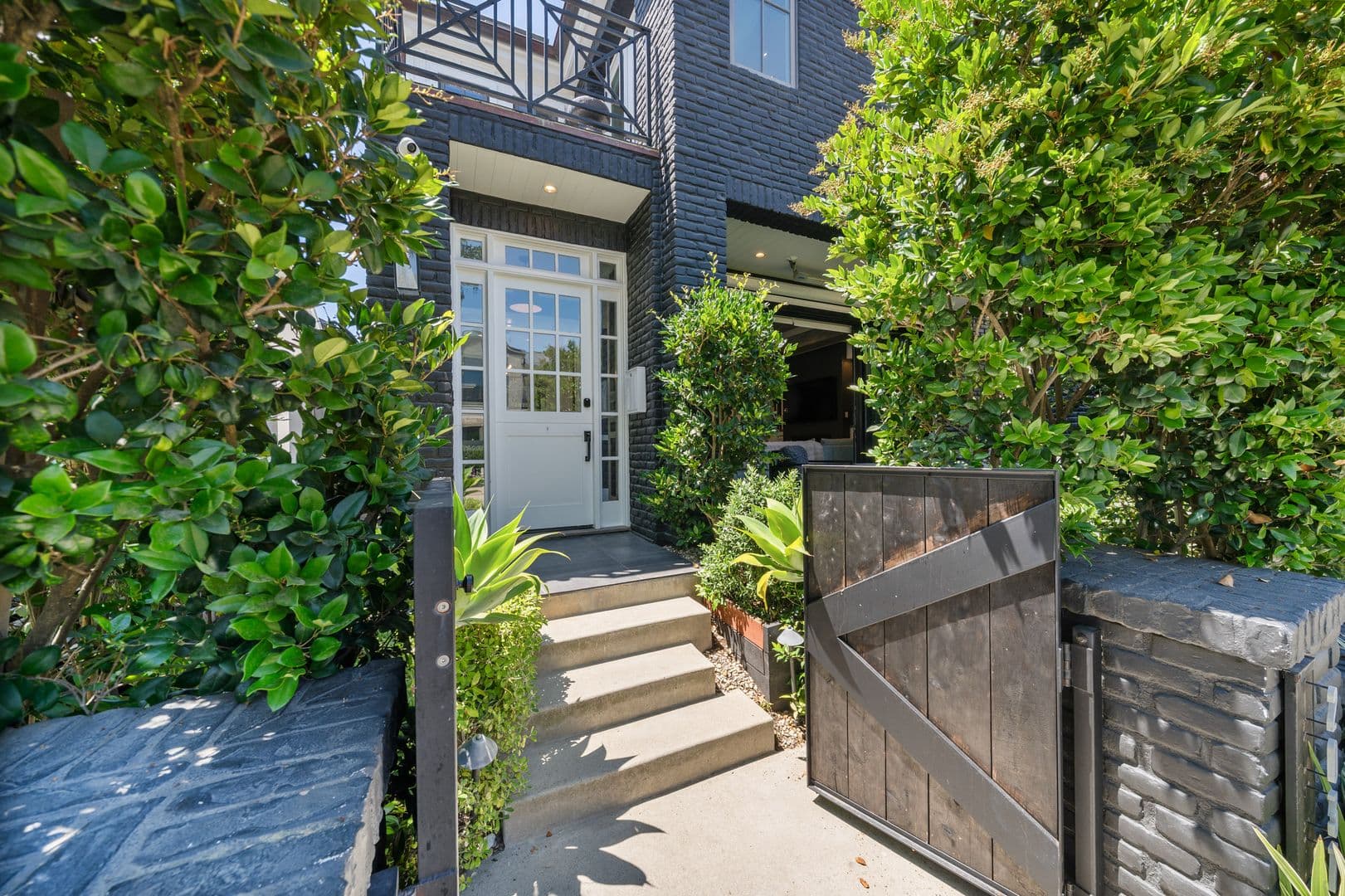 Newport Beach House: 2037 East Ocean Blvd