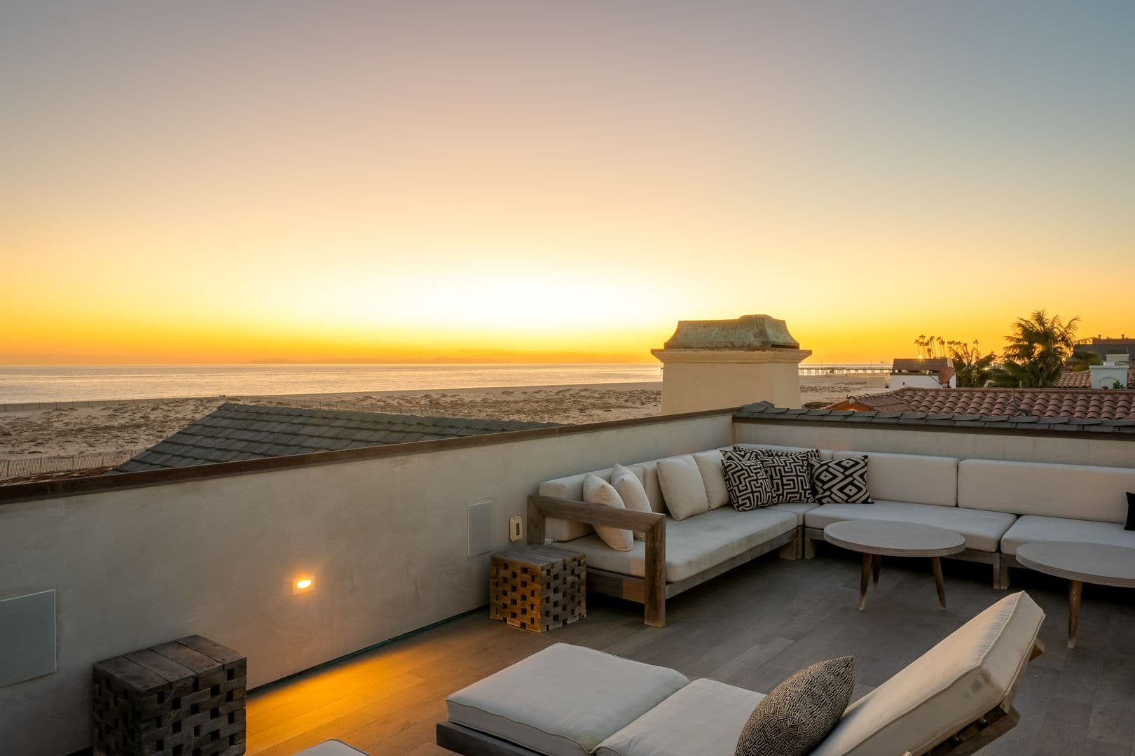 Newport Beach House: 1215 E Balboa Blvd