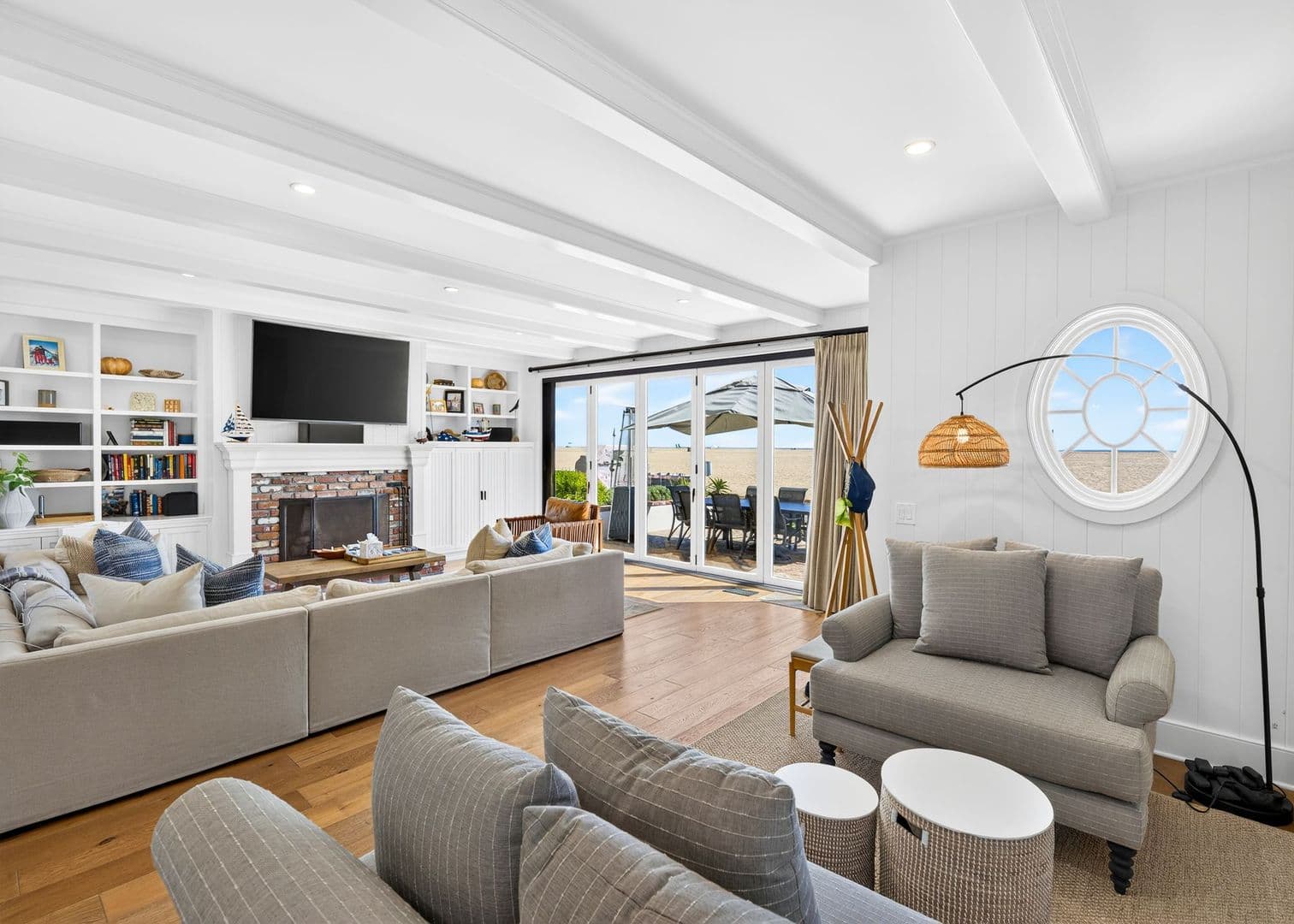 Newport Beach House: 1228 W Oceanfront