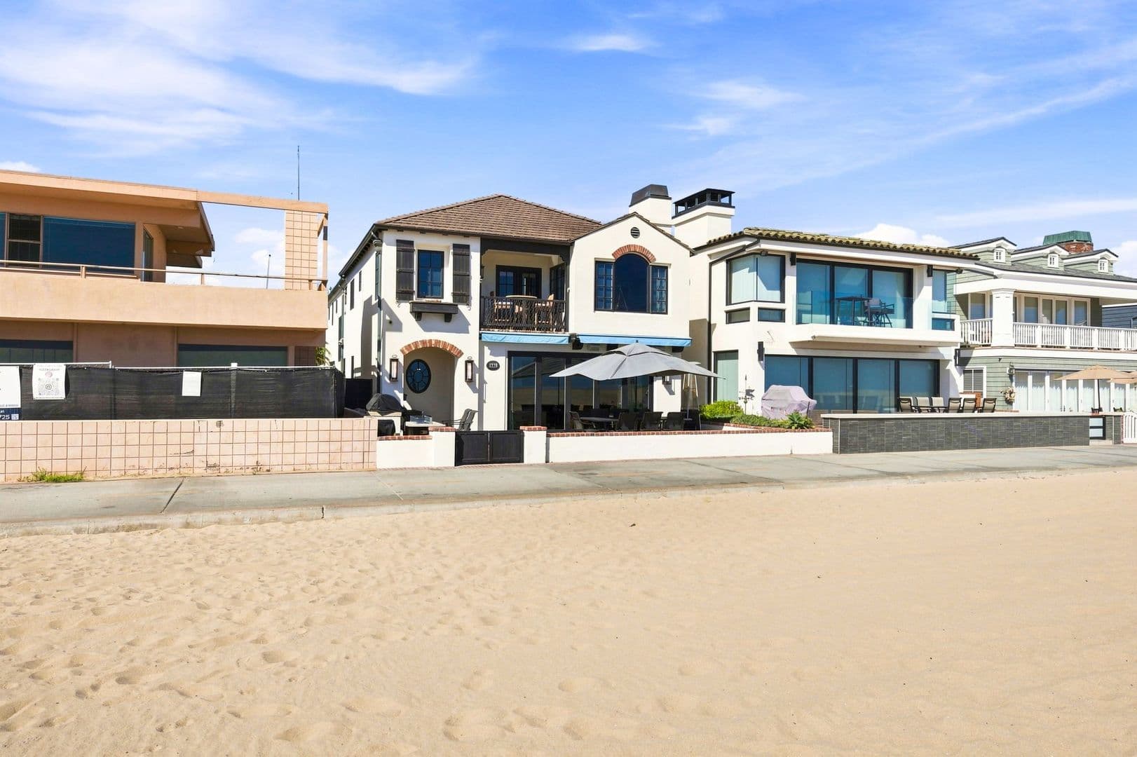 Newport Beach House: 1228 W Oceanfront
