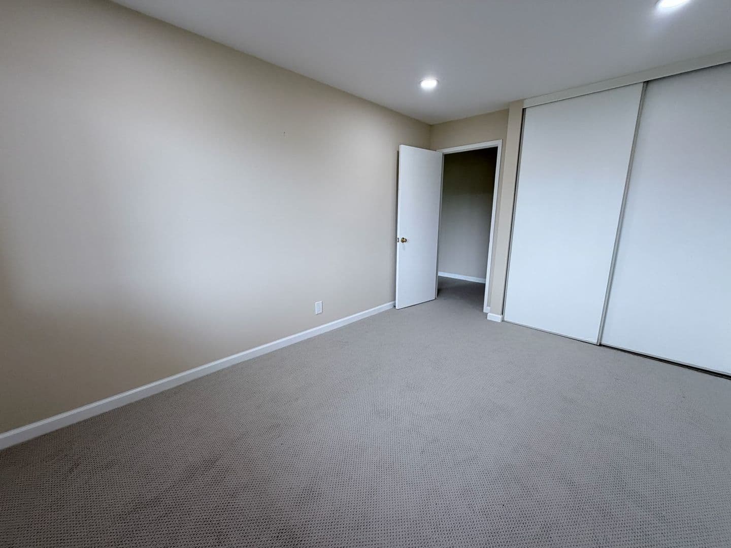 Foster City House: 1170 Foster City Blvd #107