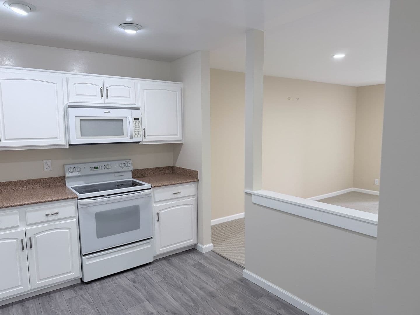 Foster City House: 1170 Foster City Blvd #107
