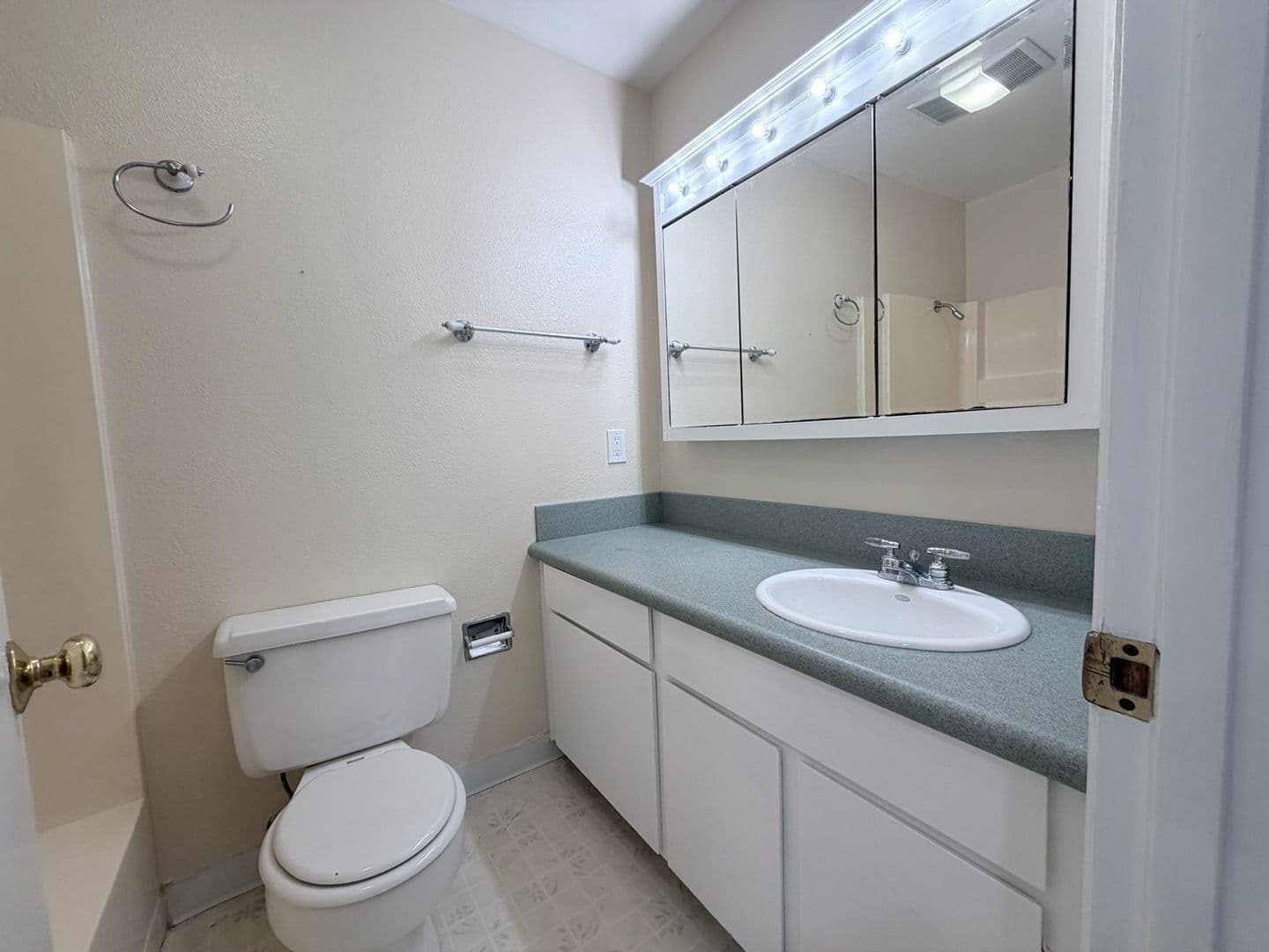 Foster City House: 1170 Foster City Blvd #107