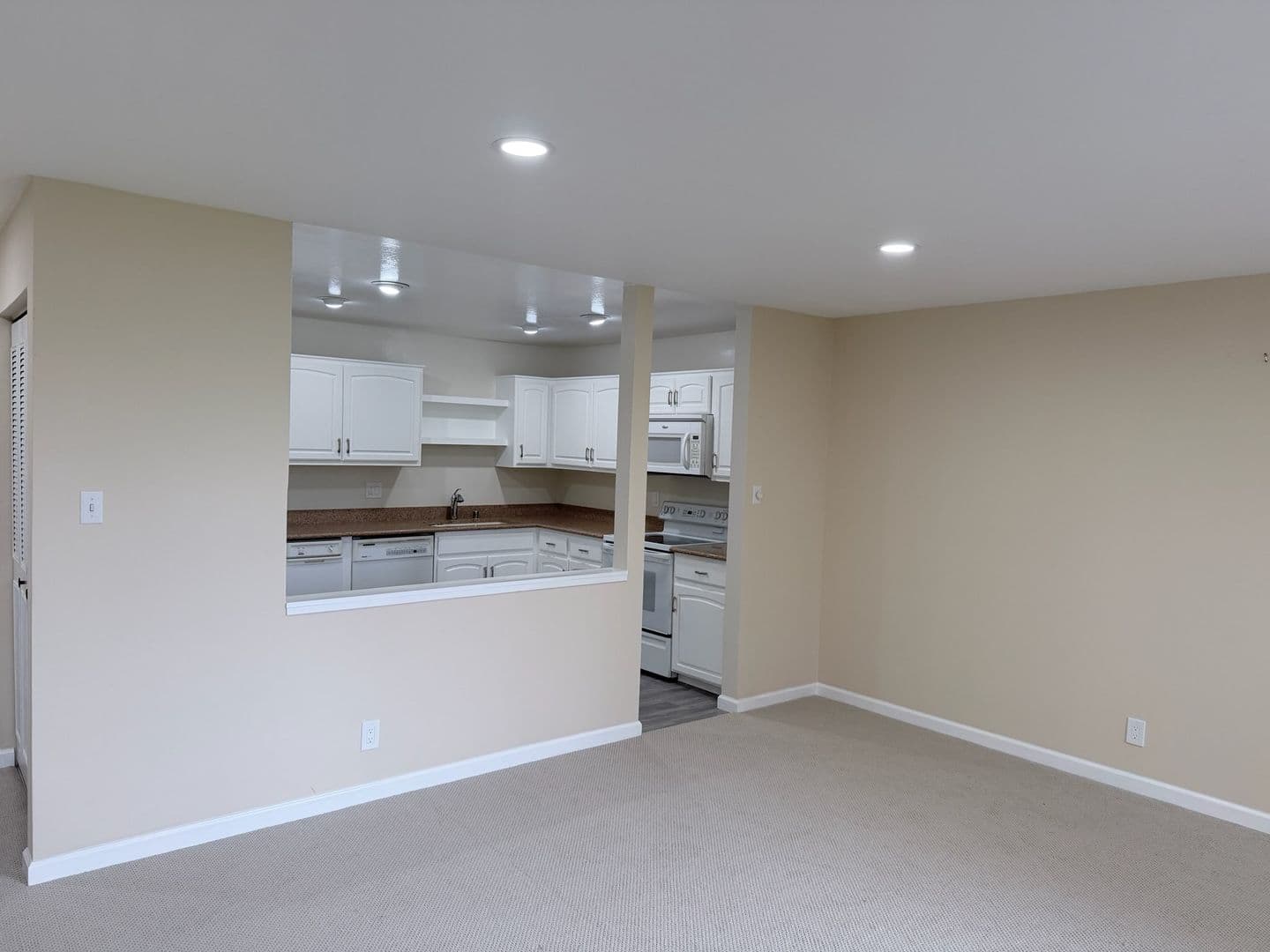 Foster City House: 1170 Foster City Blvd #107