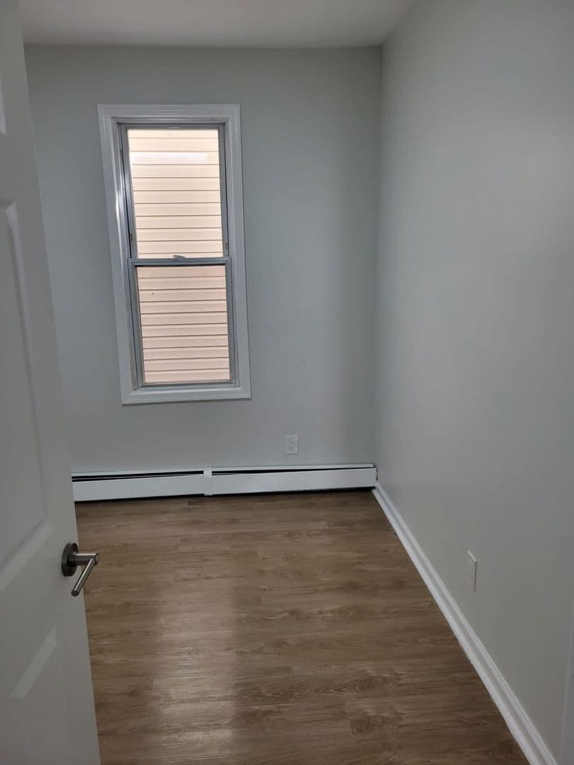 Bayonne Apartment: 102 Evergreen Street
