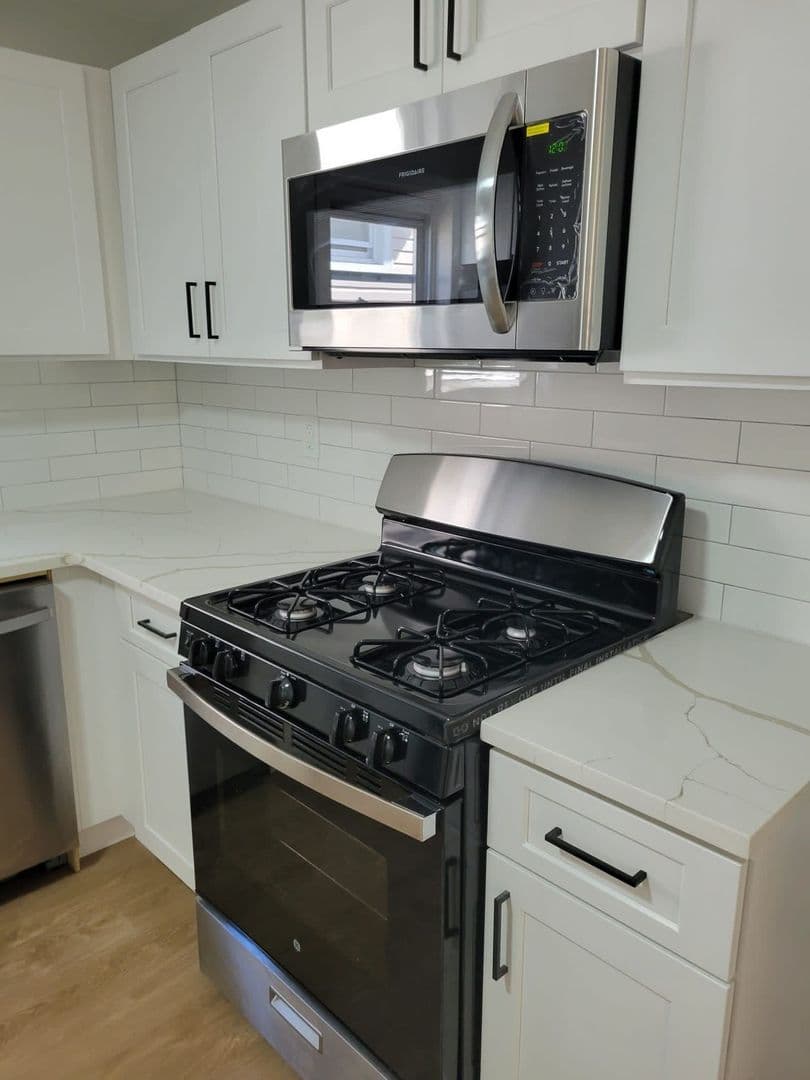 Bayonne Apartment: 102 Evergreen Street