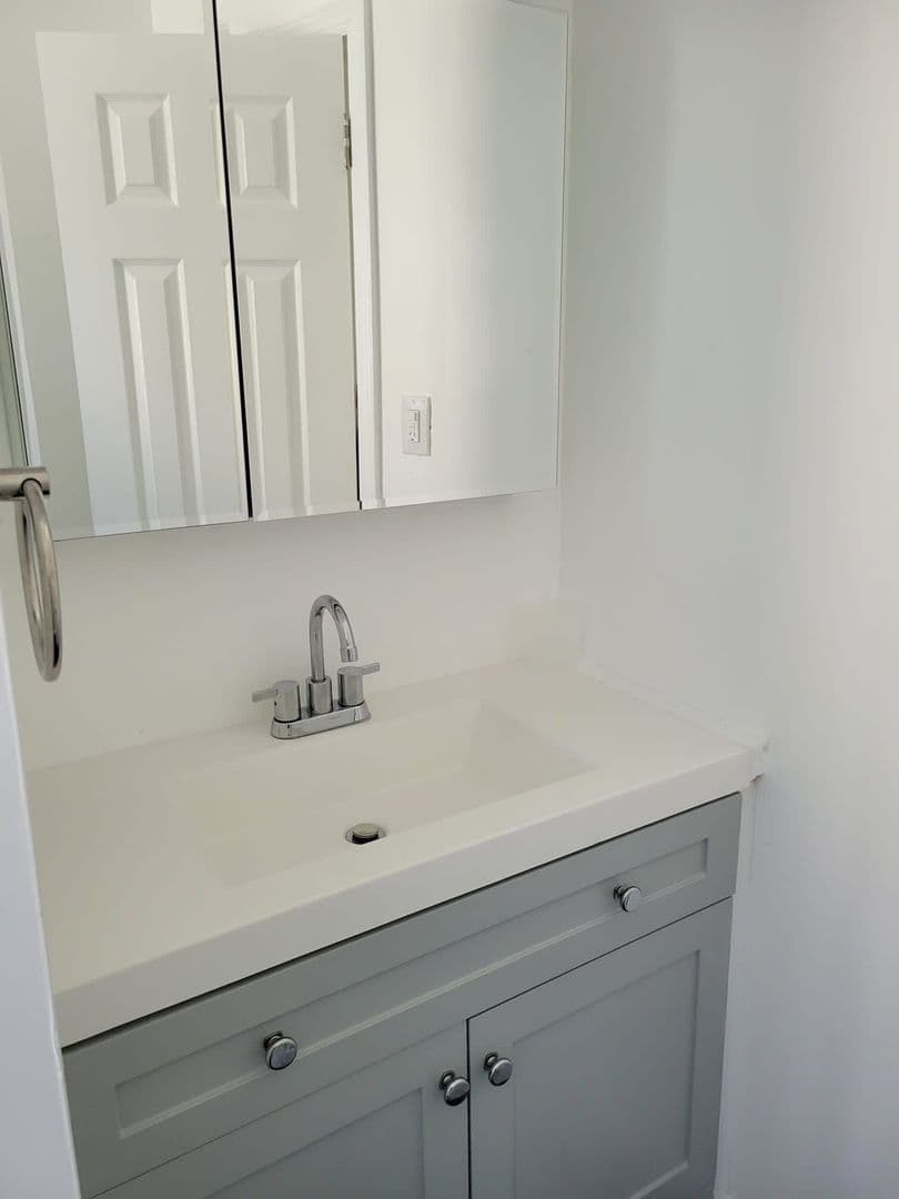 Bayonne Apartment: 102 Evergreen Street