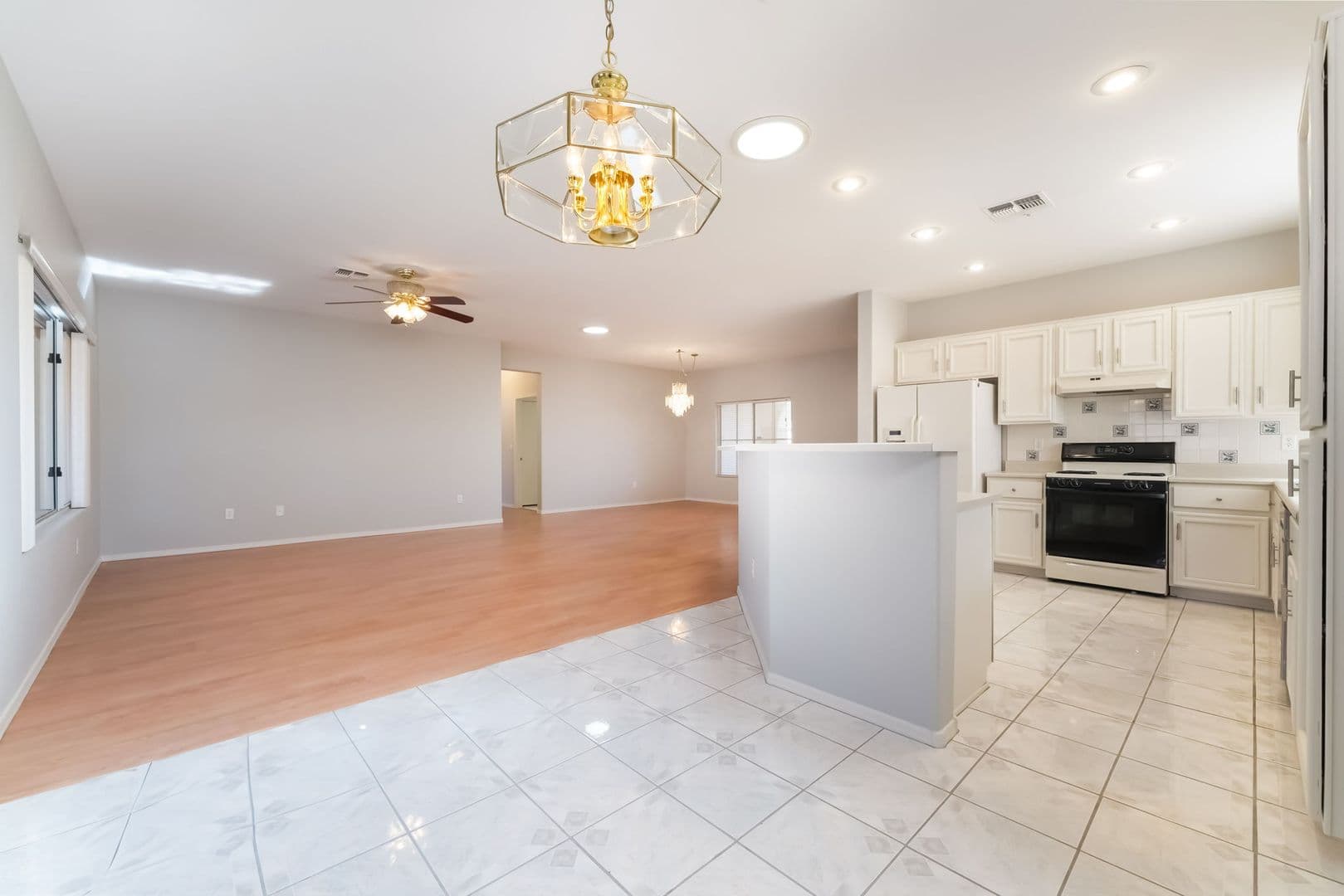 Henderson House: 2571 Thatcher Avenue