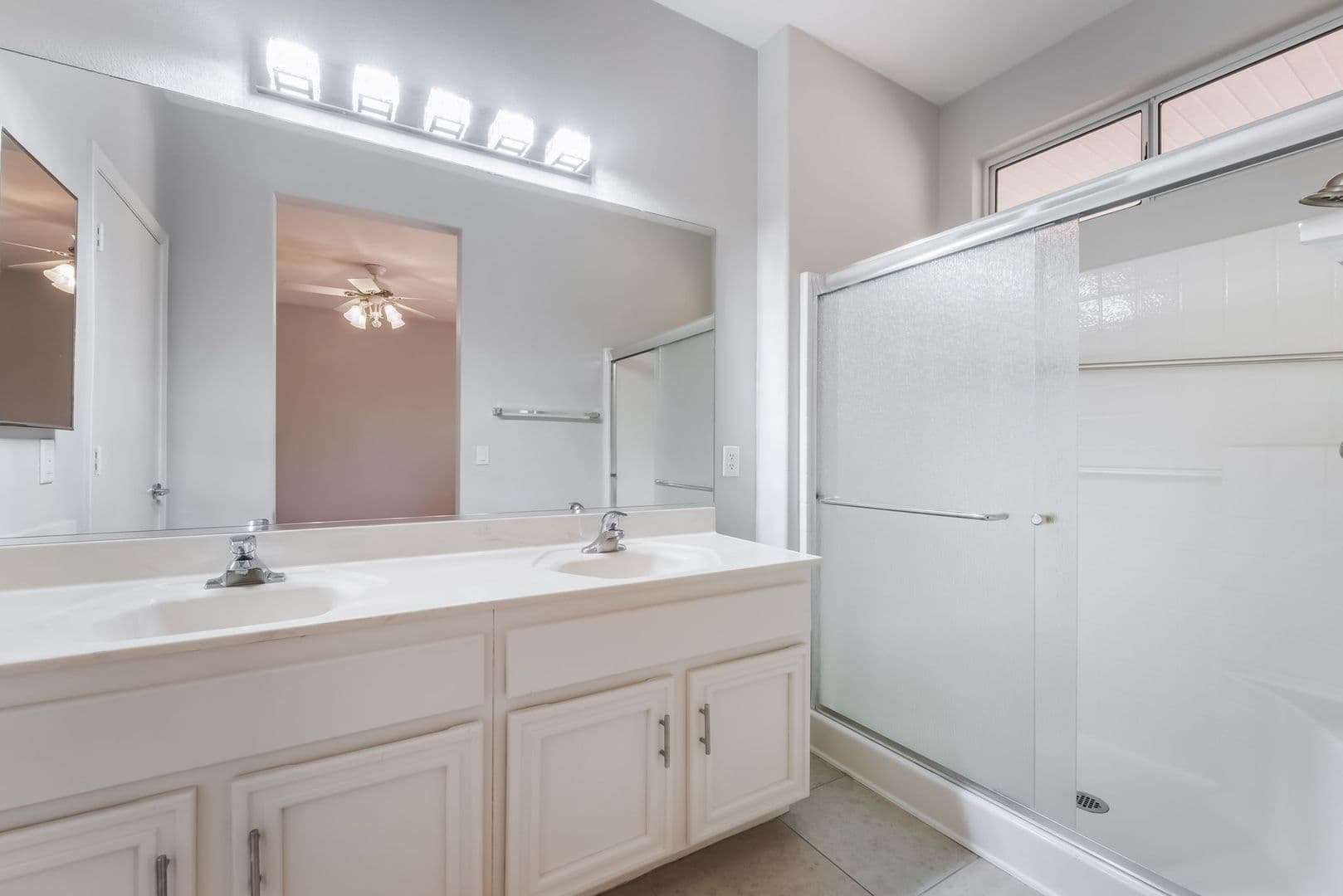 Henderson House: 2571 Thatcher Avenue