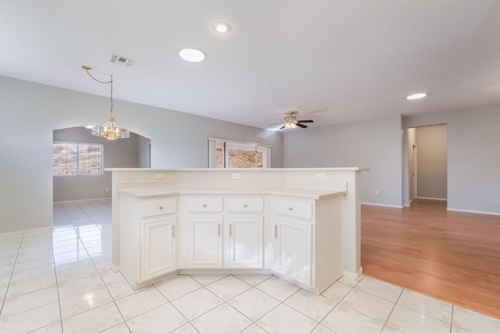 Henderson House: 2571 Thatcher Avenue