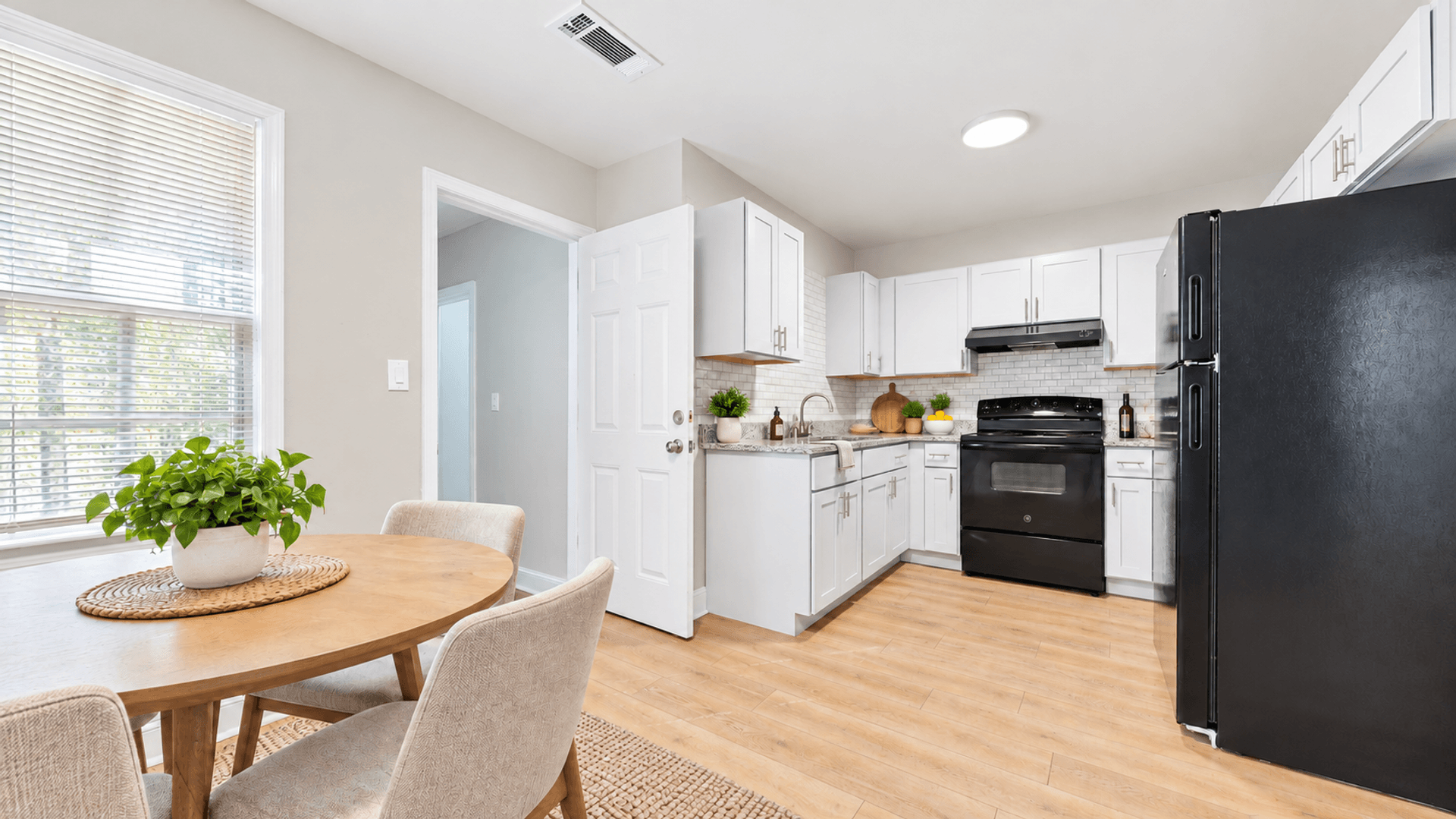Tuscaloosa Apartment: 715 Dogwood Lane