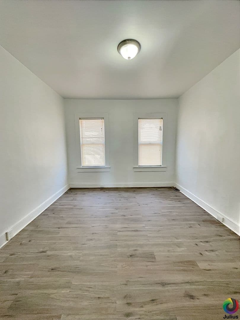 Baltimore House: 911 N Rose ST