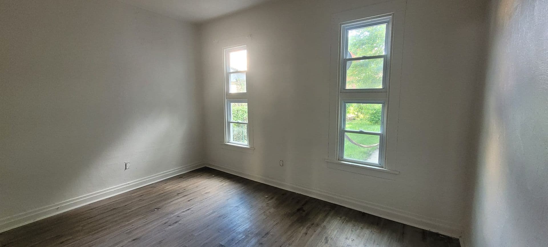Braddock Apartment: 150 Comrie Avenue