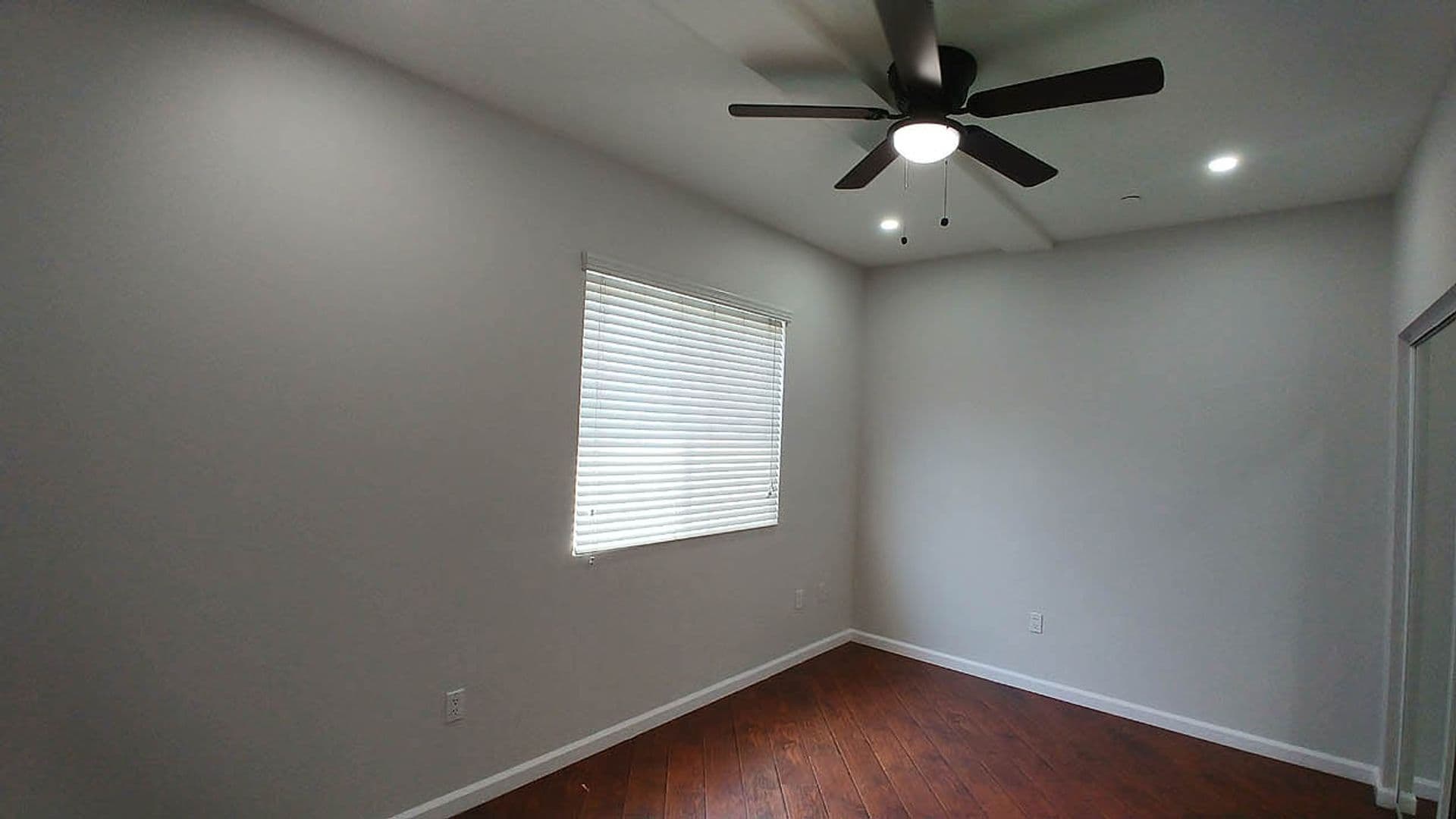 Granada Hills Apartment: 11541 Blucher Ave