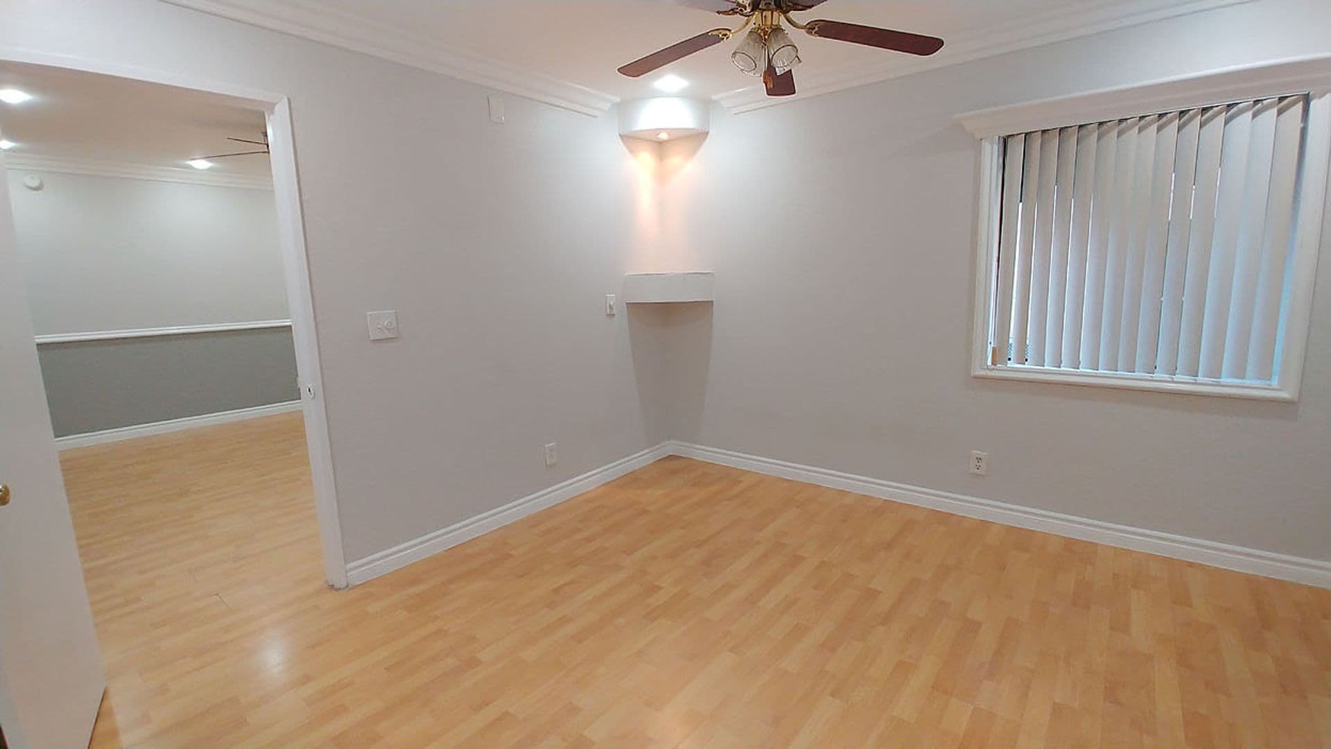 Hollywood Hills Apartment: 2069 N. Argyle Ave.