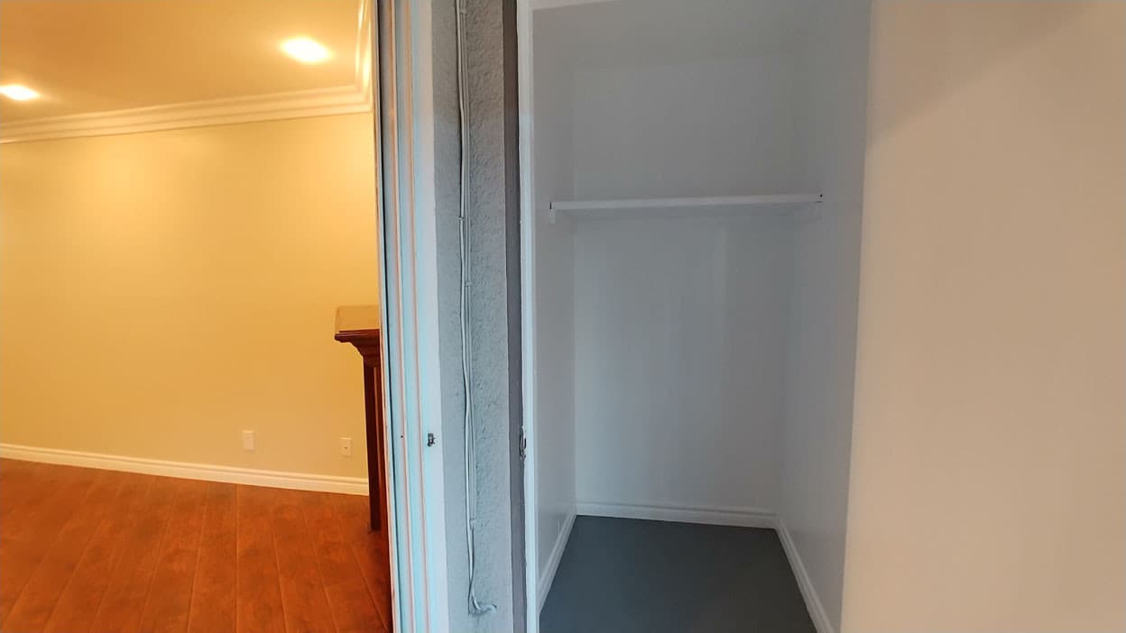 Toluca Lake Apartment: 10741 Camarillo St.