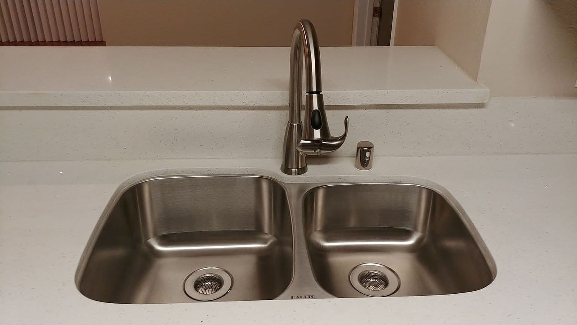 Toluca Lake Apartment: 10741 Camarillo St.