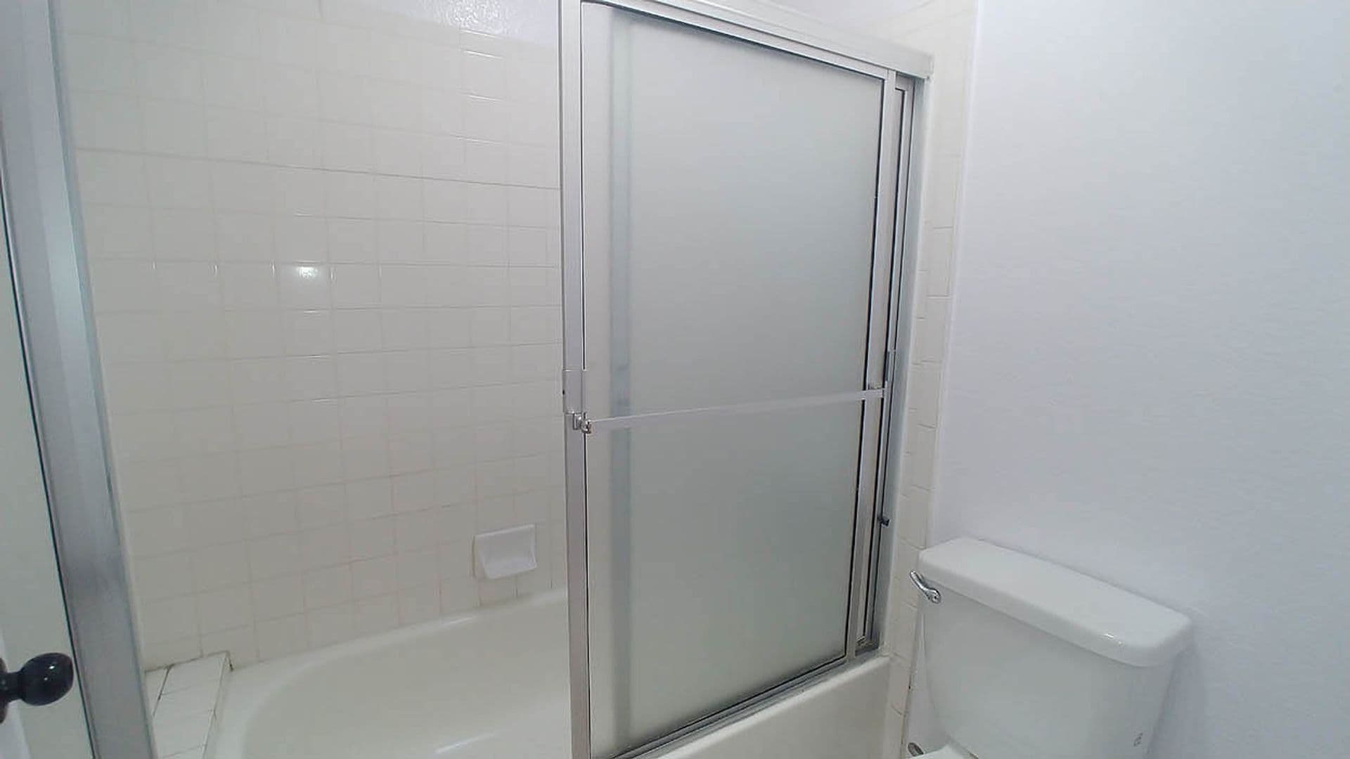 Hollywood Hills Apartment: 2069 N. Argyle Ave.