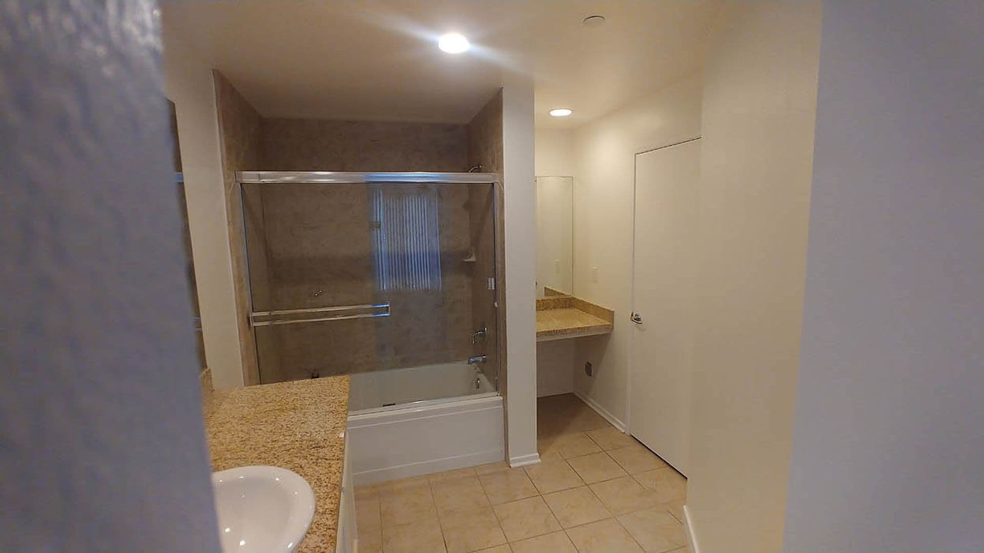 Granada Hills Apartment: 11541 Blucher Ave