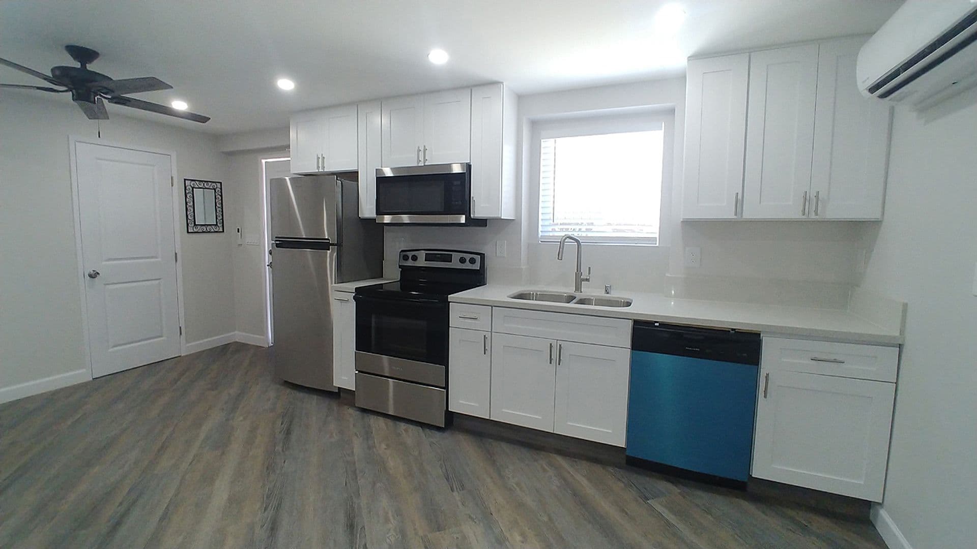 Hollywood Apartment: 940 N. Ardmore Ave.