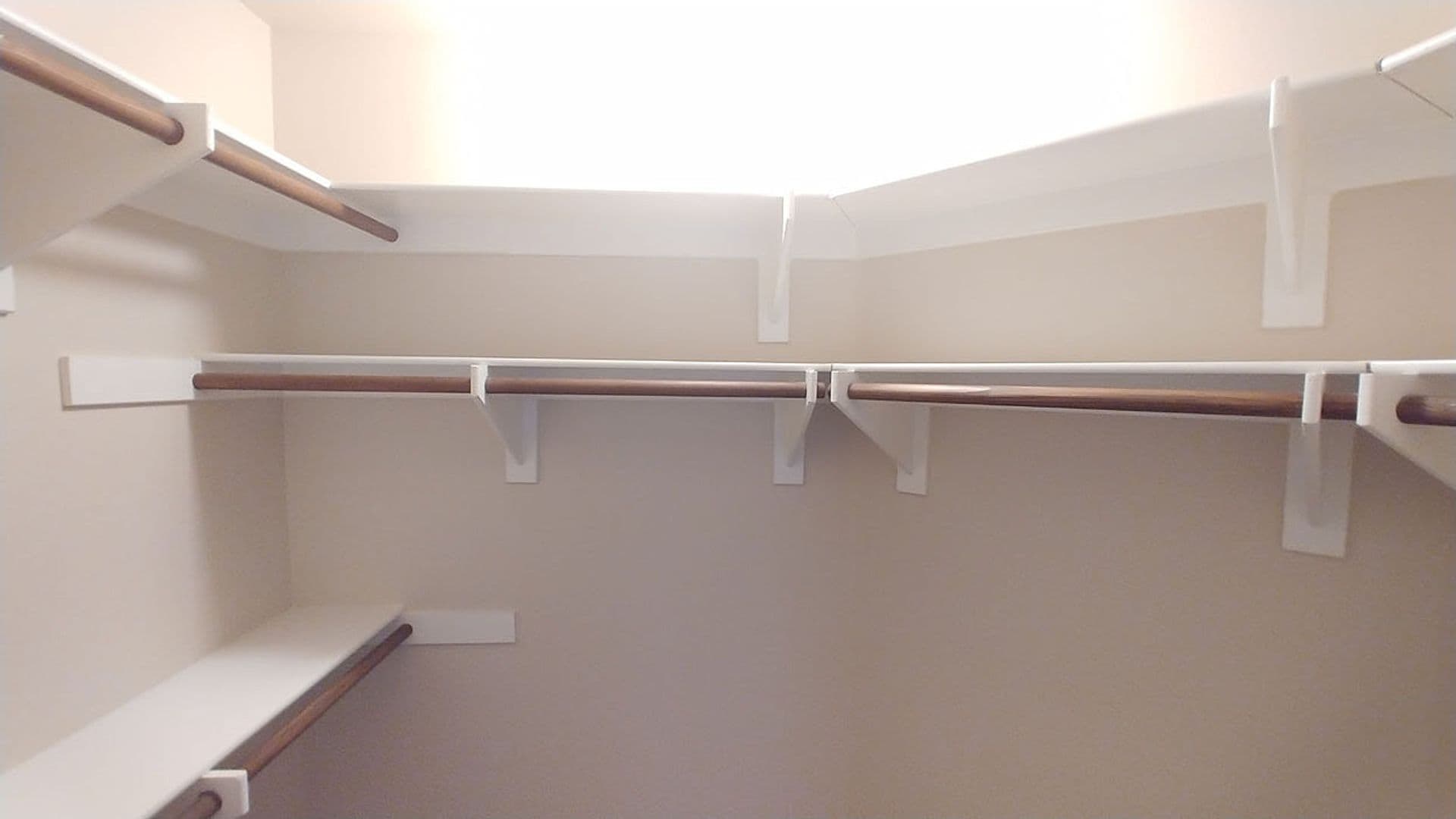Granada Hills Apartment: 11541 Blucher Ave