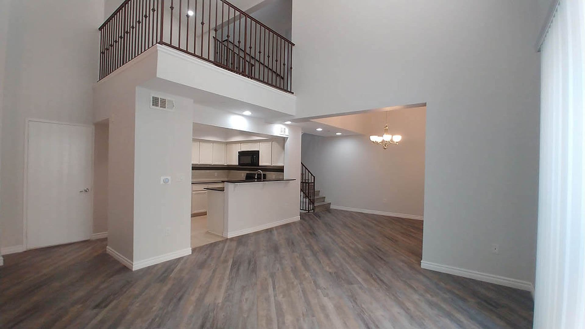 Granada Hills Apartment: 11541 Blucher Ave