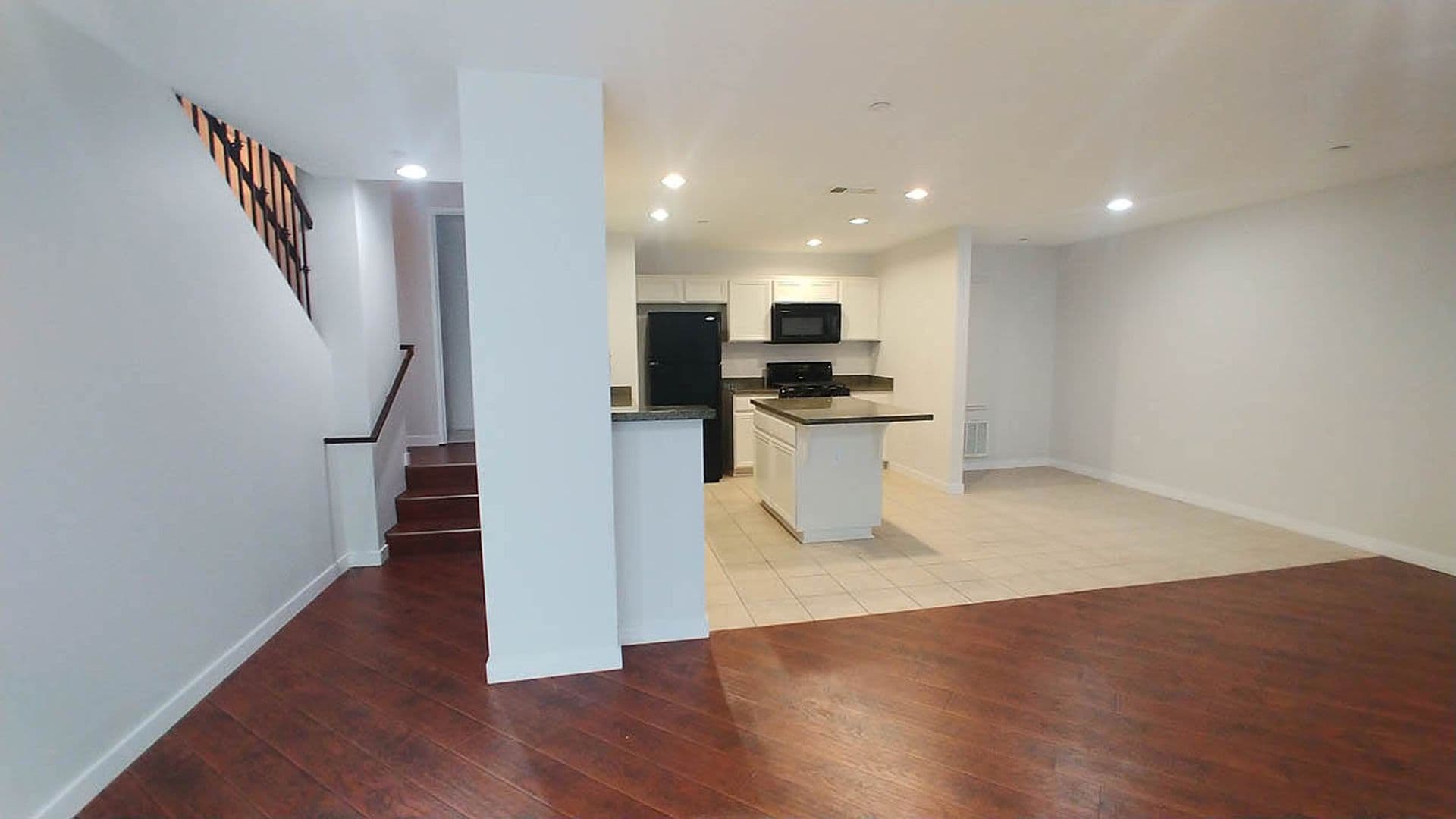 Granada Hills Apartment: 11541 Blucher Ave