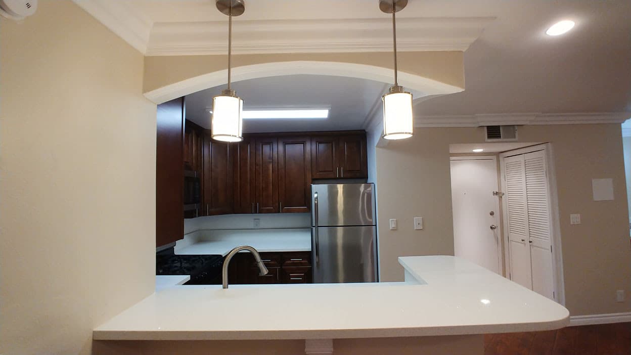 Toluca Lake Apartment: 10741 Camarillo St.