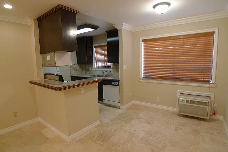 North Hills Apartment: 8950 Memory Park Ave.