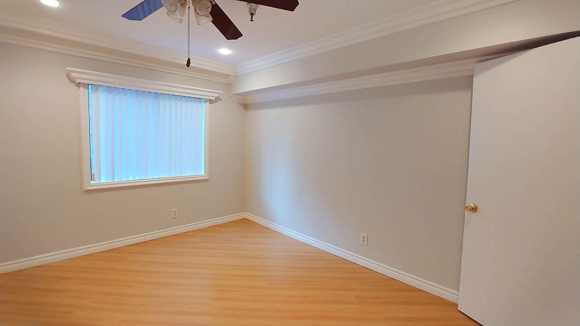 Hollywood Hills Apartment: 2069 N. Argyle Ave.