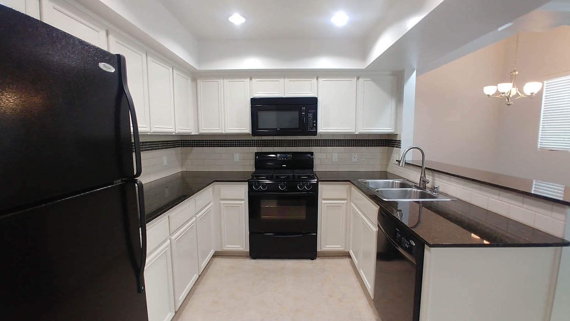 Granada Hills Apartment: 11541 Blucher Ave