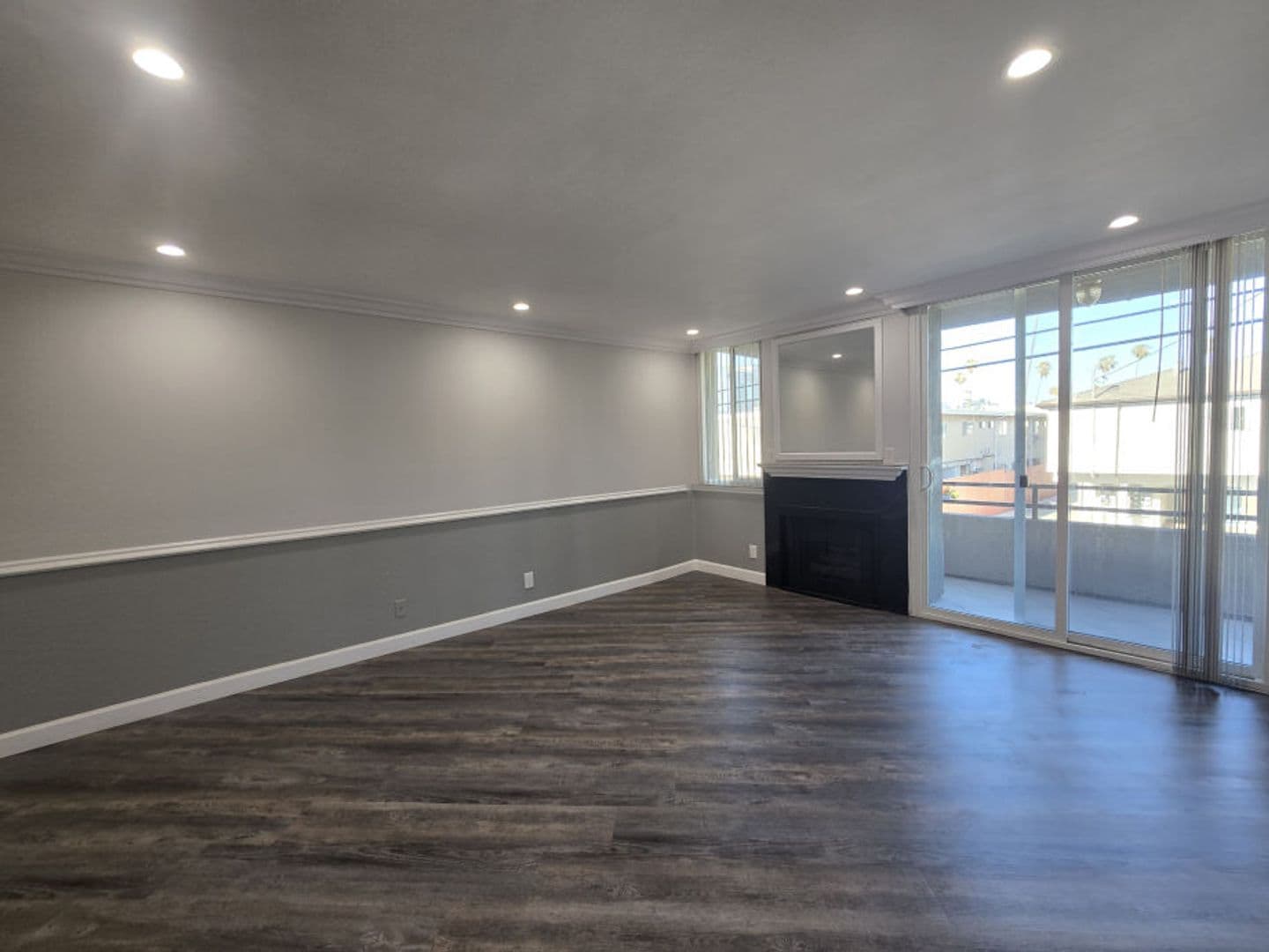 Hollywood Apartment: 940 N. Ardmore Ave.