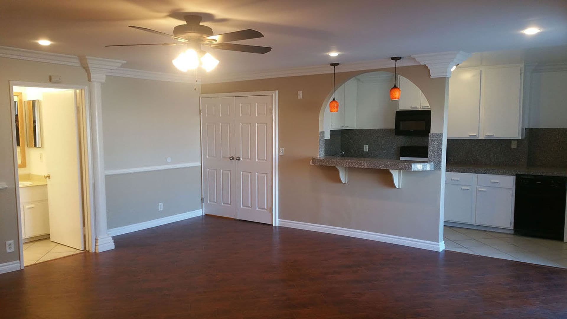 Hollywood Apartment: 940 N. Ardmore Ave.