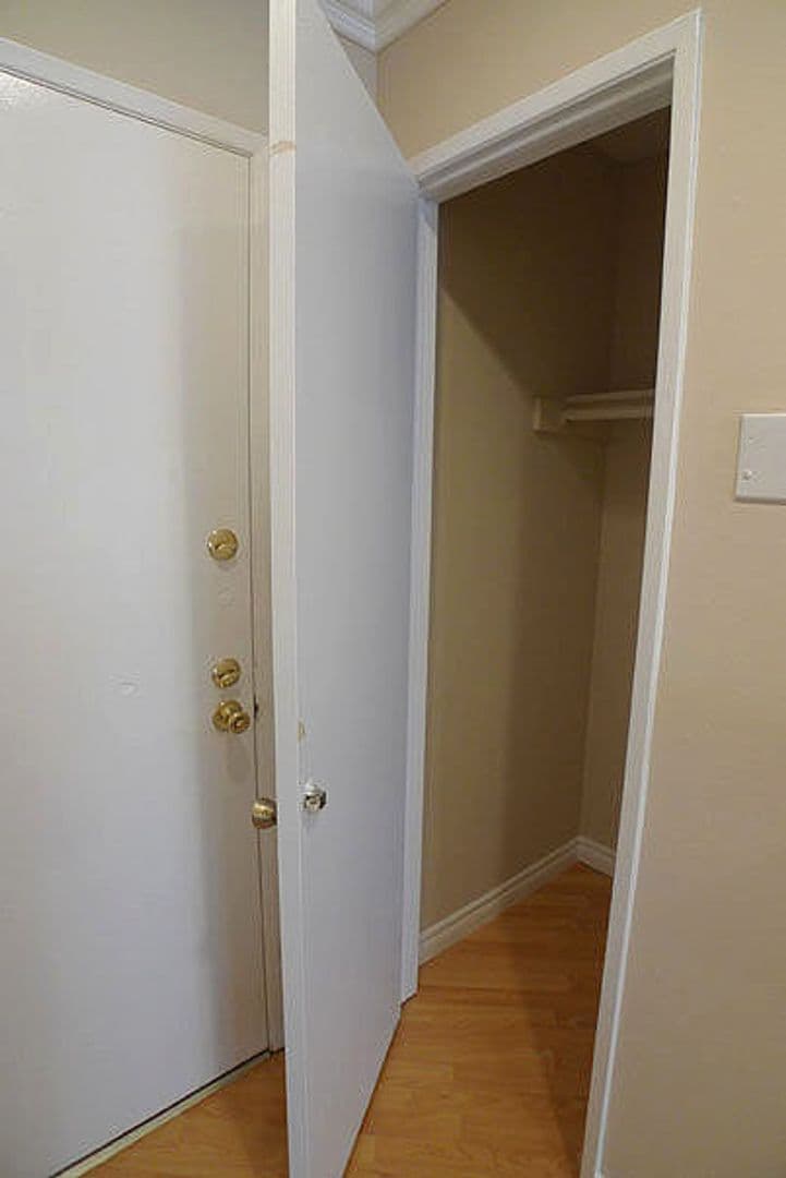 Studio City Apartment: 10937 Fruitland Dr.