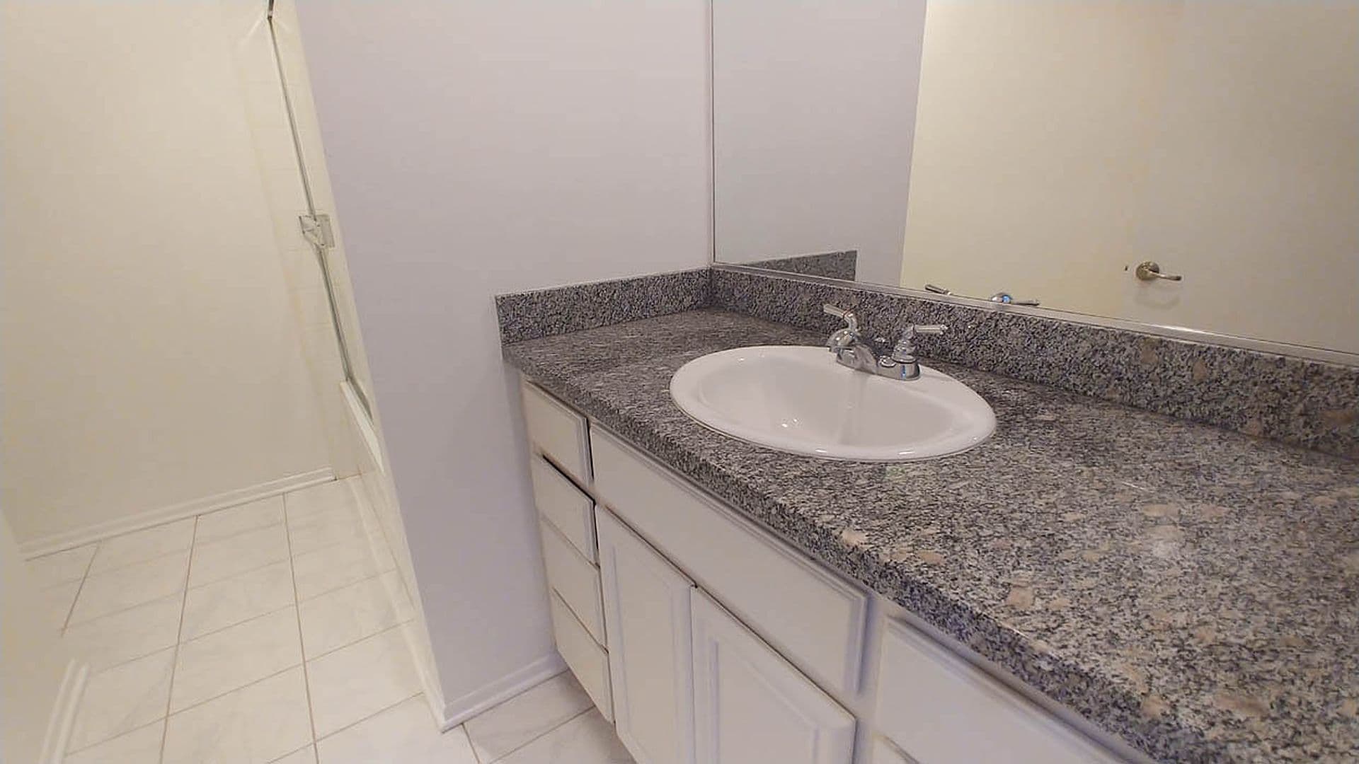 Granada Hills Apartment: 11541 Blucher Ave