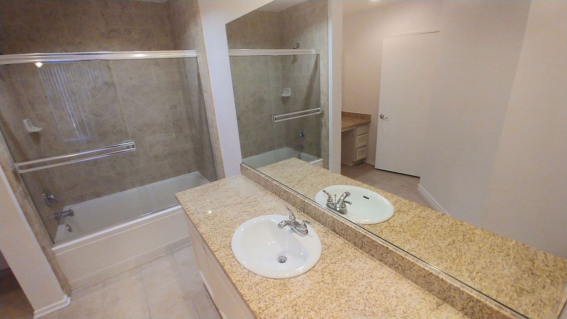 Granada Hills Apartment: 11541 Blucher Ave