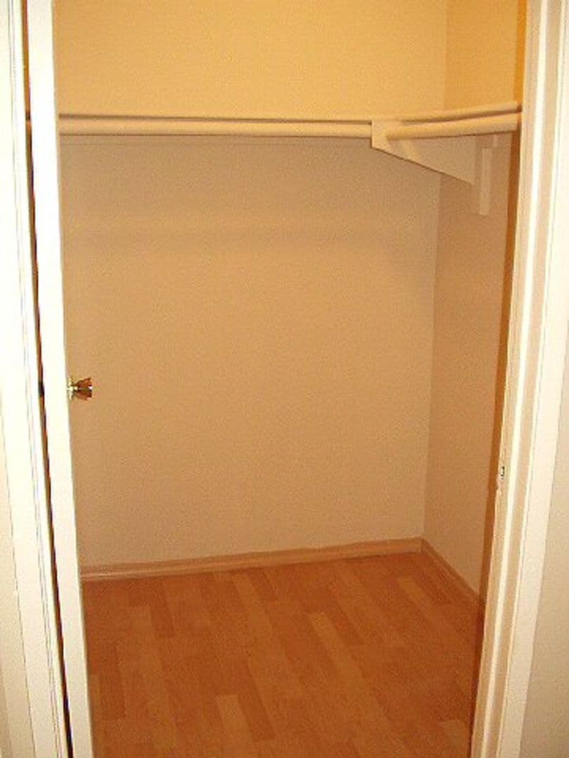 Hollywood Hills Apartment: 2020 N. Beachwood Dr.